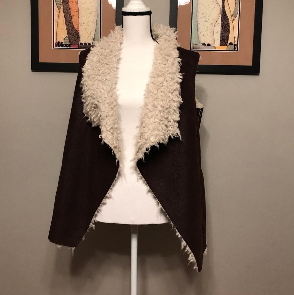 Aeropostale Faux Fur Shearling Open Vest
